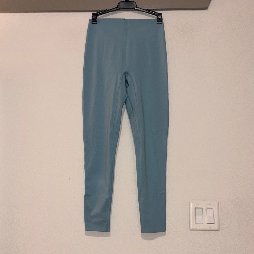 Le Ore (Bandier) Bella Bonded Performance Leggings in Stone Blue SZ S EUC - Picture 2 of 6